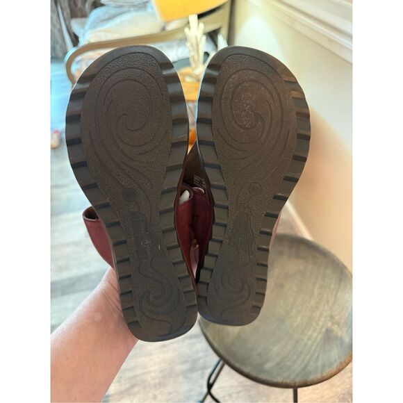 Dansko Priya Tooled Leather Sandals in Wine sz 50 or US 9 EUC - Picture 6 of 6